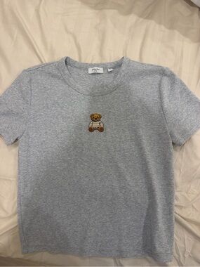 Aritzia Light Grey Kids Tee with Embroidered Teddy